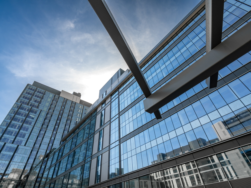 Fachada del complejo de oficinas Madnum 